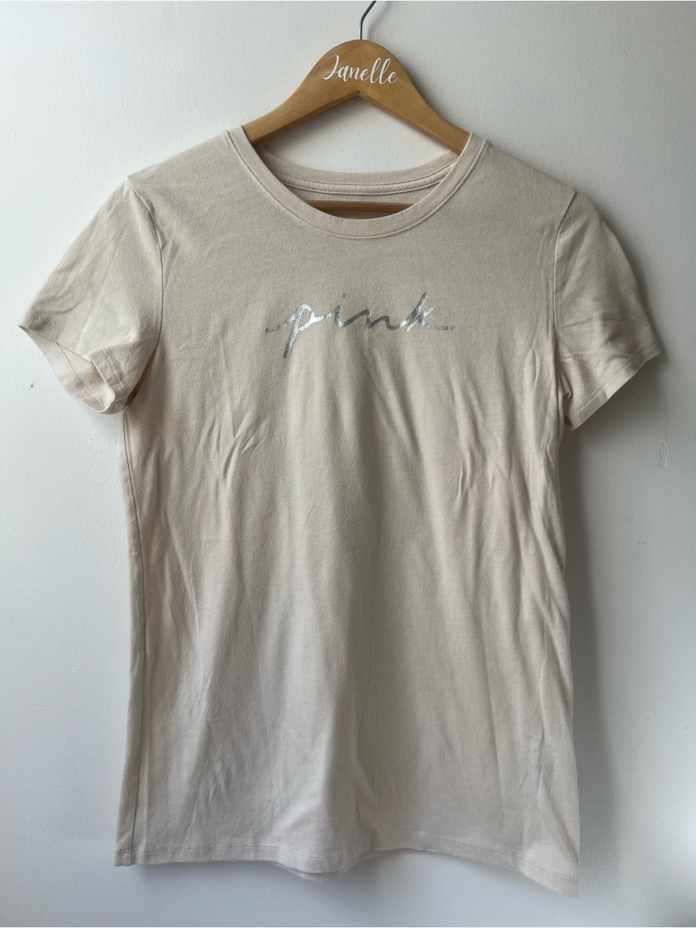 PINK Victoria's Secret Cream T-shirt with Metallic Script (MEASUREMENTS BELOW👇🏼)